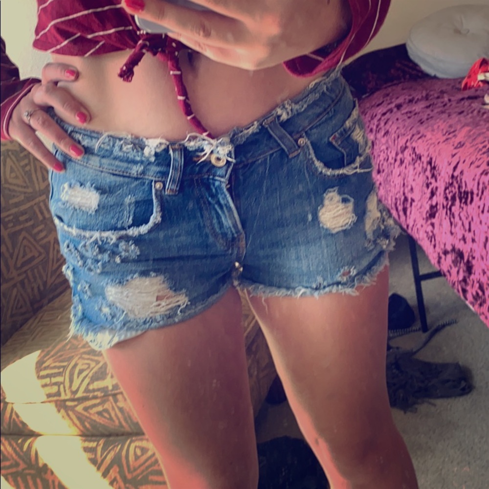 Denim distressed shorts